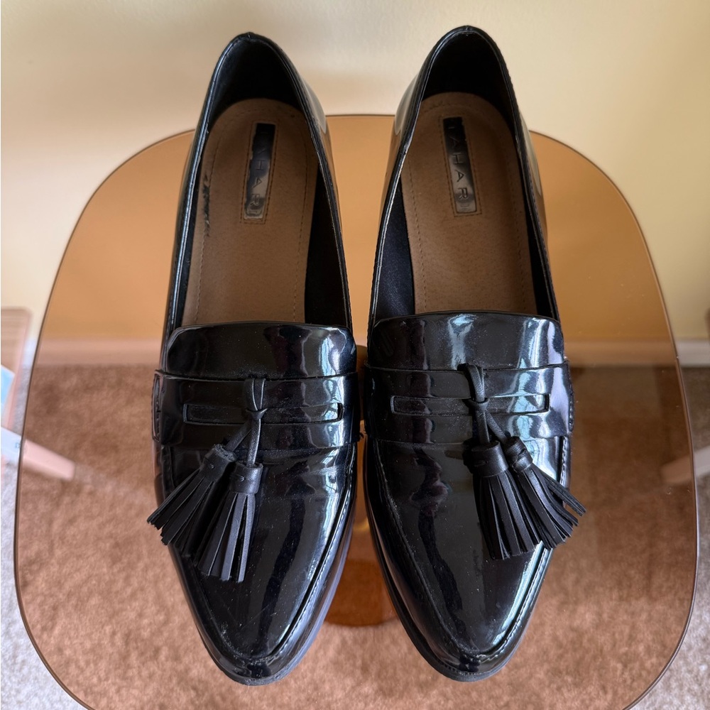 Tahari Patent Loafers‎